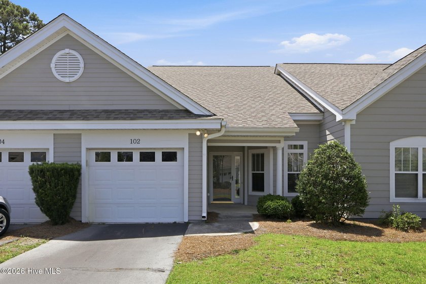 Stunning 3 BR 2 1/2 bath townhome in the sought after - Beach Townhome/Townhouse for sale in Morehead City, North Carolina on Beachhouse.com