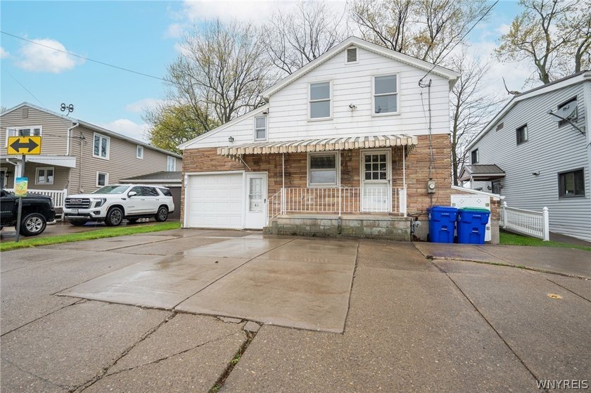All offers 5/7/2026 at 10am. Unmatched Lakefront Lifestyle in - Beach Home for sale in Buffalo, New York on Beachhouse.com