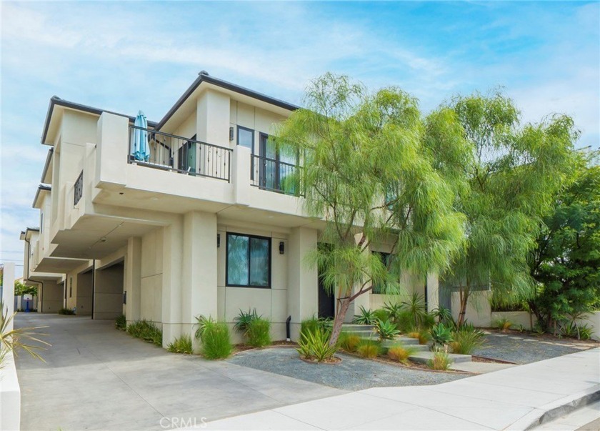 This elegant two-level townhome nestled in a serene South Bay - Beach Townhome/Townhouse for sale in Redondo Beach, California on Beachhouse.com