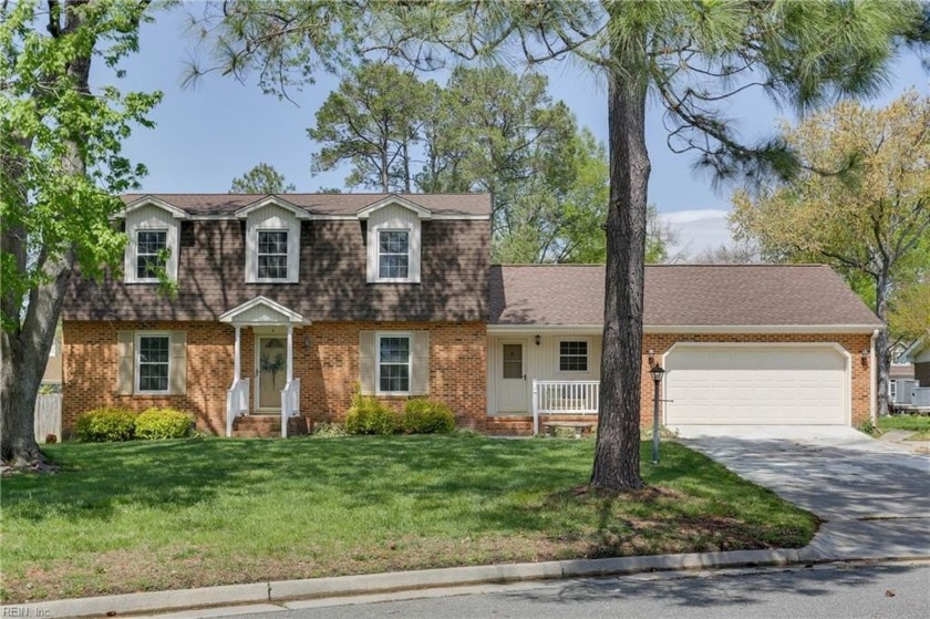 Waterfront living just in time for Summer! All brand new carpet - Beach Home for sale in Poquoson, Virginia on Beachhouse.com