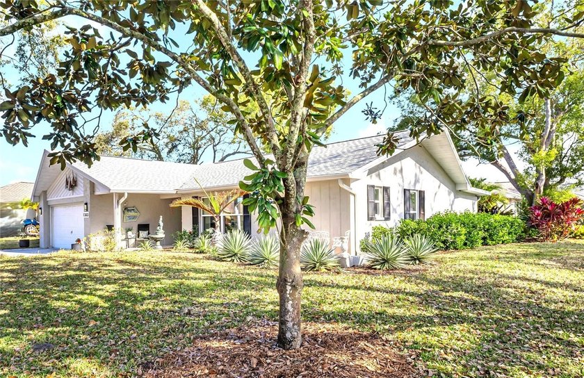 PRICE REDUCTION!!! ABSOLUTELY EVERYTHING in this home has been - Beach Home for sale in Palm Harbor, Florida on Beachhouse.com