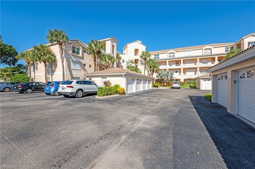 Charming Condo with Stunning Golf Course Views.Welcome to your - Beach Home for sale in Naples, Florida on Beachhouse.com