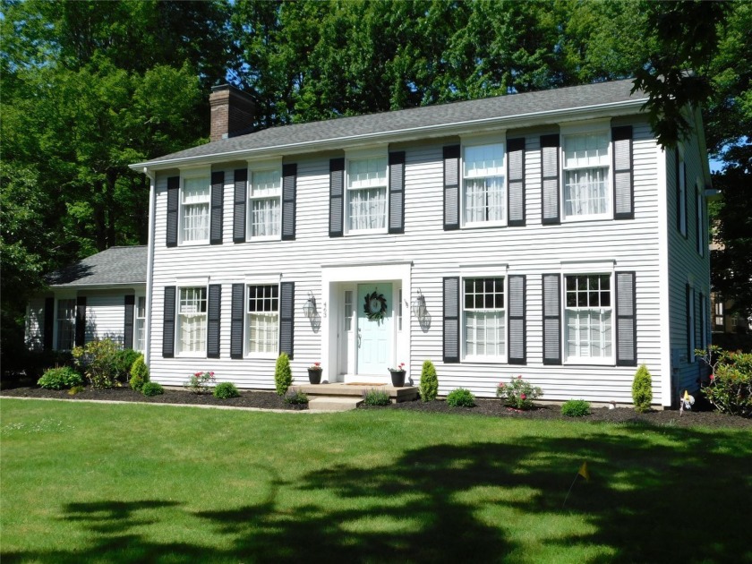 You will fall in love with this 4 bedroom 2 and a half bath - Beach Home for sale in Fairview, Pennsylvania on Beachhouse.com