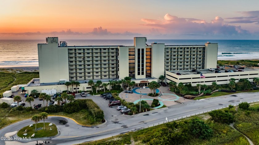 This oceanfront pied-a-terre comes fully equipped and ready for - Beach Condo for sale in Wrightsville Beach, North Carolina on Beachhouse.com