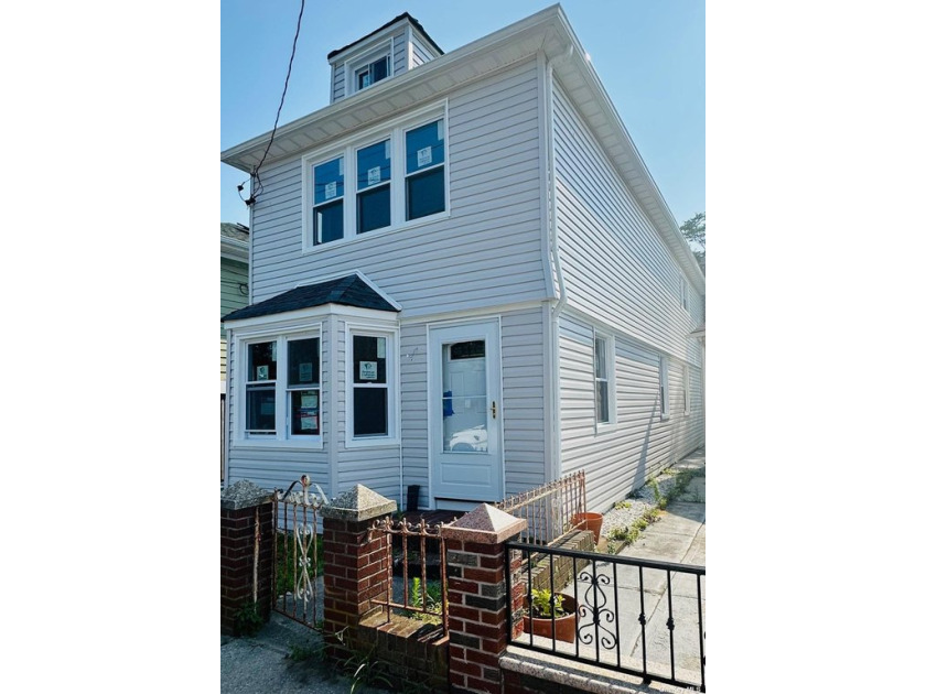 Brand new Construction 2 family 5/6 Bedrooms, one block away - Beach Home for sale in Broad Channel, New York on Beachhouse.com