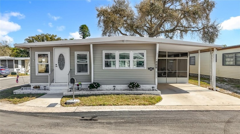 This beautifully remodeled 2-bedroom, 2-bathroom home is located - Beach Home for sale in Largo, Florida on Beachhouse.com