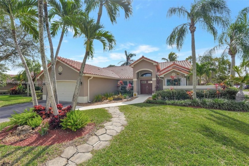 Welcome to your Dream Home in the Highly Sought-after Arboretum - Beach Home for sale in Davie, Florida on Beachhouse.com