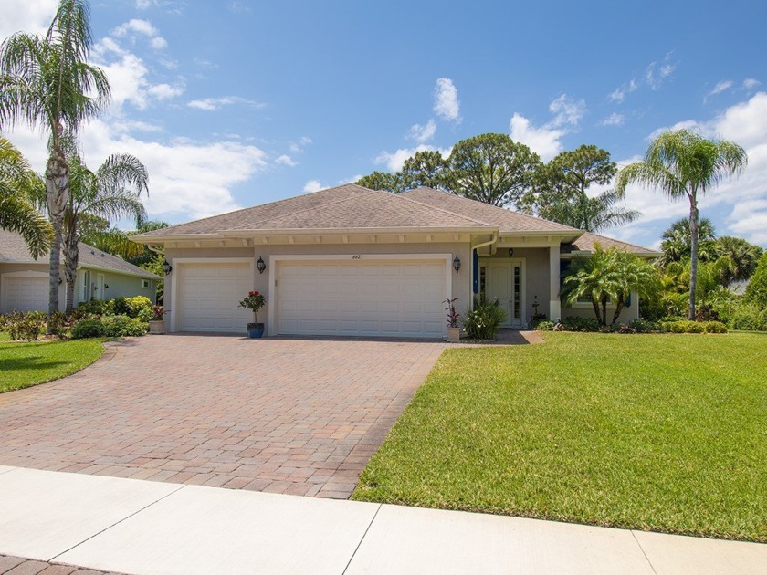 This bright and beautiful single-story home offers 3 bedrooms, 2 - Beach Home for sale in Vero Beach, Florida on Beachhouse.com