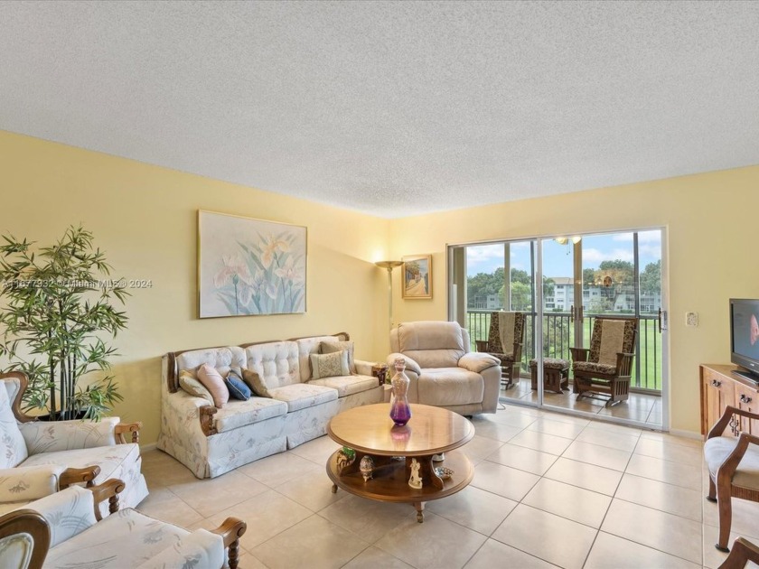 Welcome to this delightful 2 bedroom, 2 bathroom condo nestled - Beach Condo for sale in Pembroke Pines, Florida on Beachhouse.com