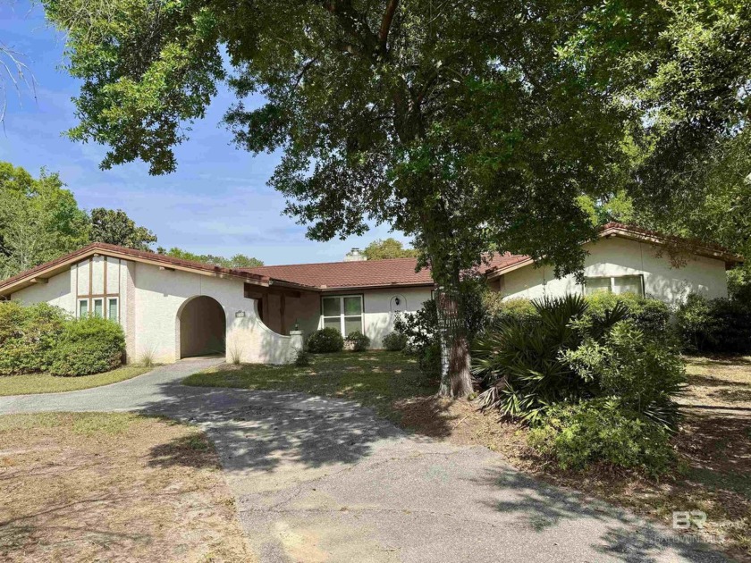 Beautiful Spanish style stucco, red barrel tile roof, large - Beach Home for sale in Gulf Shores, Alabama on Beachhouse.com
