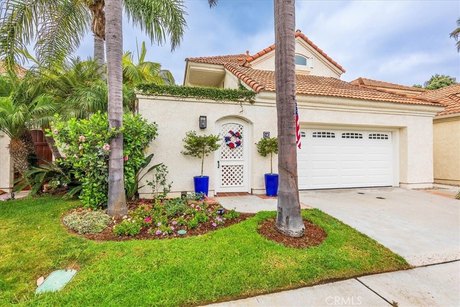 This exquisite turn-key beach home in the Coronado Cays offers - Beach Home for sale in Coronado, California on Beachhouse.com