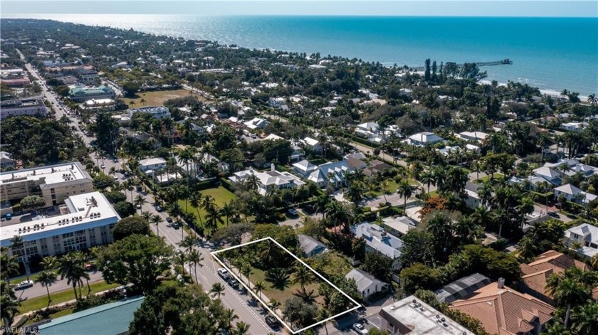 Phenomenal building opportunity in the ideal Old Naples location - Beach Lot for sale in Naples, Florida on Beachhouse.com