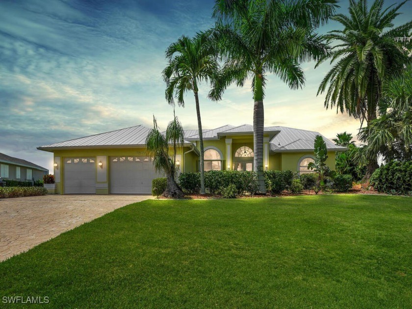 Fantastic fully furnished and remodeled 4-bedroom 3 bath 3 car - Beach Home for sale in Cape Coral, Florida on Beachhouse.com