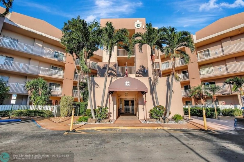 TRANQUIL WATERVIEWS AS YOU WALK INTO THIS FURNISHED HOME WAITING - Beach Condo for sale in Fort Lauderdale, Florida on Beachhouse.com