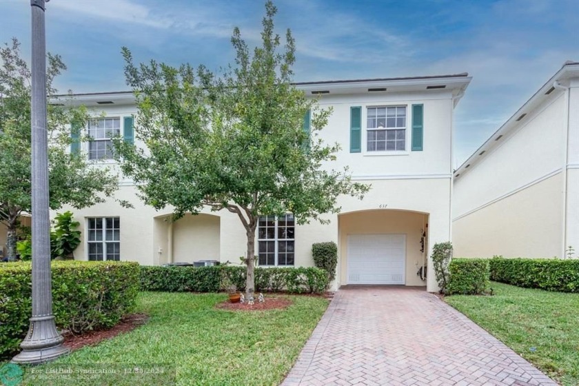 Welcome to this beautiful CORNER unit, 3 bedrooms, 2.5 baths - Beach Townhome/Townhouse for sale in Pompano Beach, Florida on Beachhouse.com