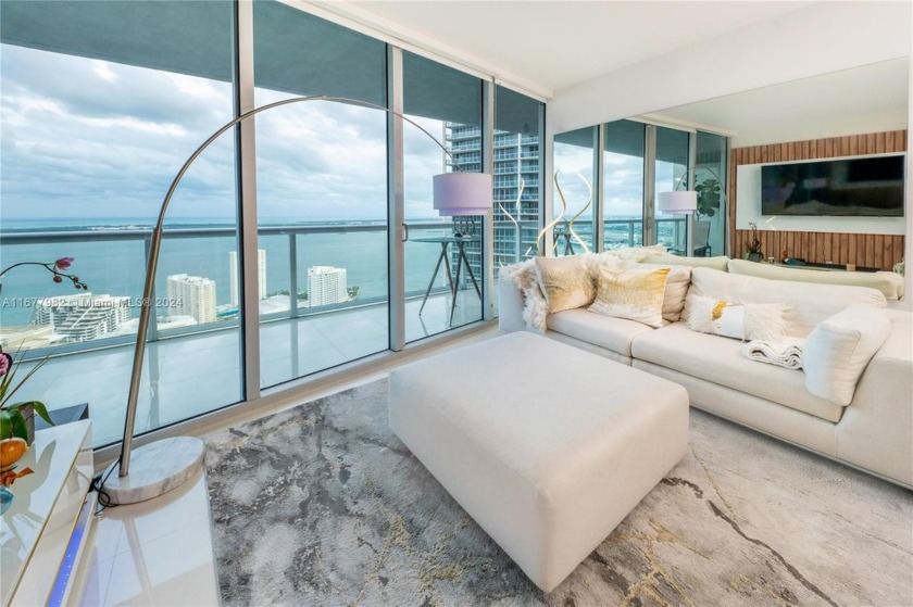 Breathtaking view of Ocean Biscayne Bay. 2 bedroom 2 bathroom & - Beach Condo for sale in Miami, Florida on Beachhouse.com