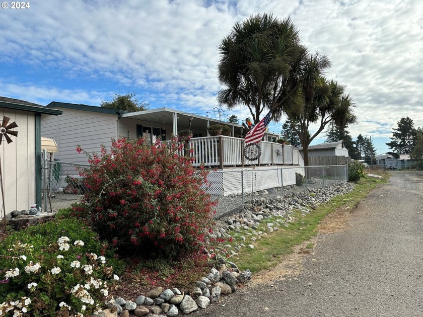 Great home located near the Chetco River and Sporthaven beach - Beach Home for sale in Brookings, Oregon on Beachhouse.com