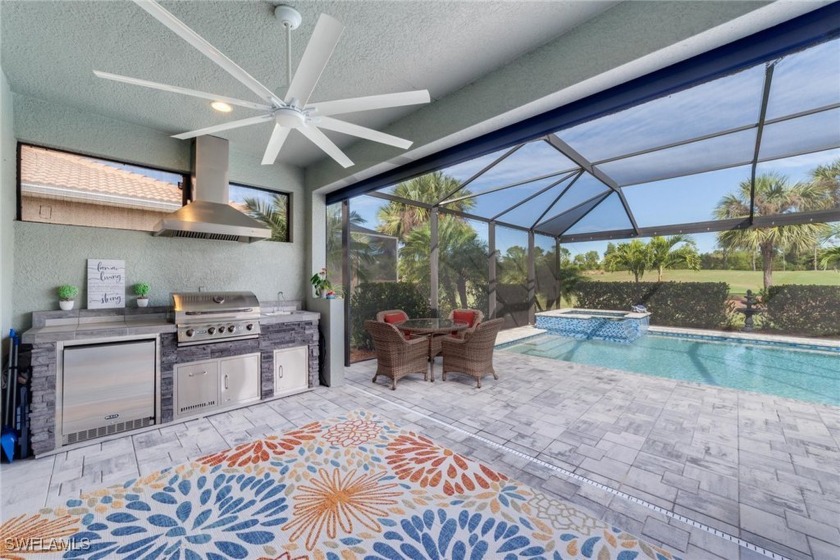 Florida living at its BEST!  This immaculate 2 bed/2 bath + den - Beach Home for sale in Fort Myers, Florida on Beachhouse.com