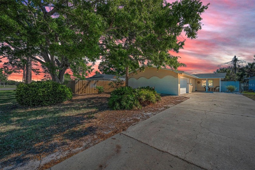 Amazing Dunedin location!! This 3 bedroom/1.5 bath/2 car garage - Beach Home for sale in Dunedin, Florida on Beachhouse.com