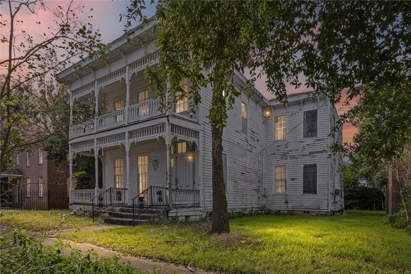 Step into one of De Tonti Square's LAST untouched historic crown - Beach Home for sale in Mobile, Alabama on Beachhouse.com