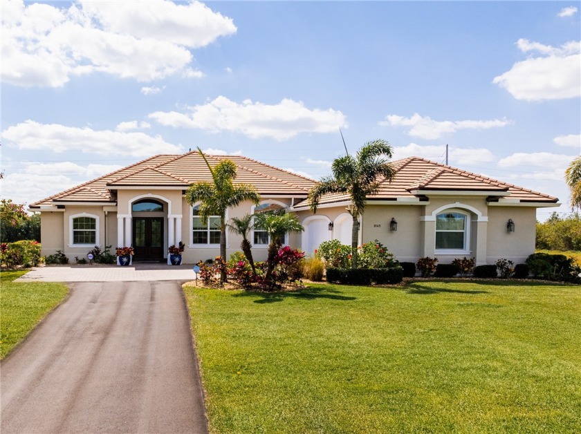 Pristine, 2018 custom built home on 4.79 acres w/county water & - Beach Home for sale in Vero Beach, Florida on Beachhouse.com