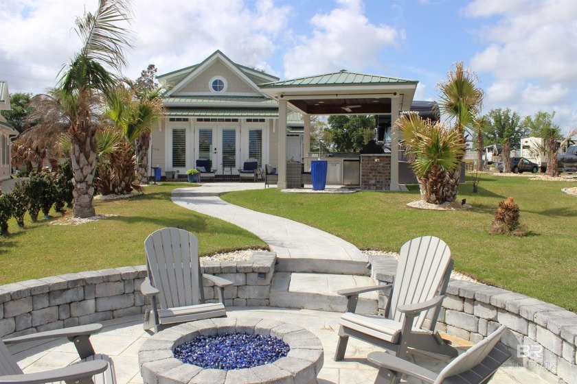 Luxurious Lakefront Home in Lake Osprey RV Resort Country Club! - Beach Home for sale in Elberta, Alabama on Beachhouse.com