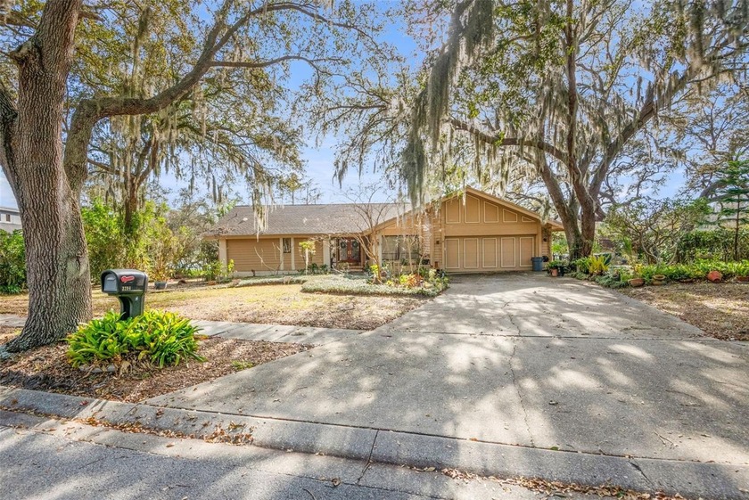 Beautiful 2-bedroom, 2-bath lakefront single-family home - Beach Home for sale in Palm Harbor, Florida on Beachhouse.com