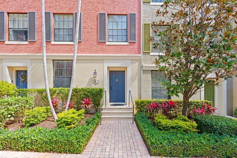 Stunning three story townhouse with three bedrooms and three - Beach Townhome/Townhouse for sale in West Palm Beach, Florida on Beachhouse.com