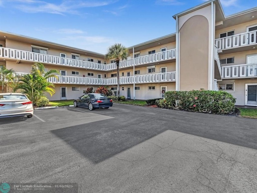 Discover the ultimate 55+ lifestyle at Lake Clarke Gardens in - Beach Condo for sale in Lake Worth, Florida on Beachhouse.com