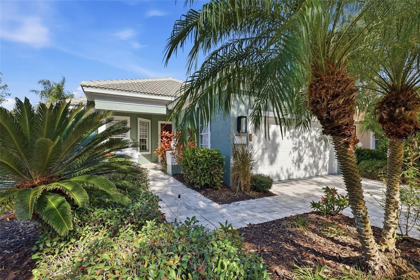 THIS IS A BEAUTIFULLY UPDATED HOME! POINT LAKEFRONT HOMESITE - Beach Home for sale in University Park, Florida on Beachhouse.com