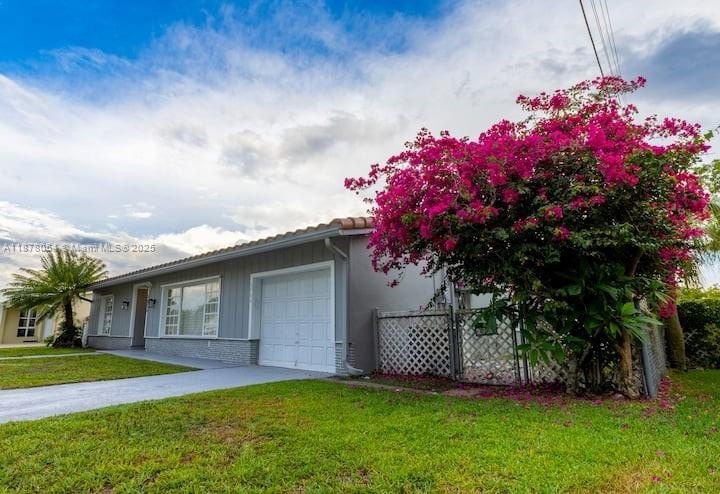 Two master bedrooms , 4 Bedrooms total and 3 Full Bathrooms with - Beach Home for sale in Margate, Florida on Beachhouse.com