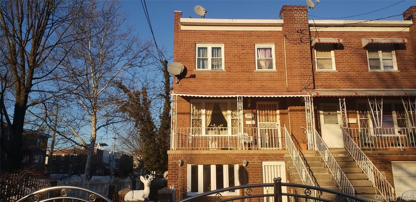 A Place to Call Home From the moment you pull up to this - Beach Home for sale in Bronx, New York on Beachhouse.com