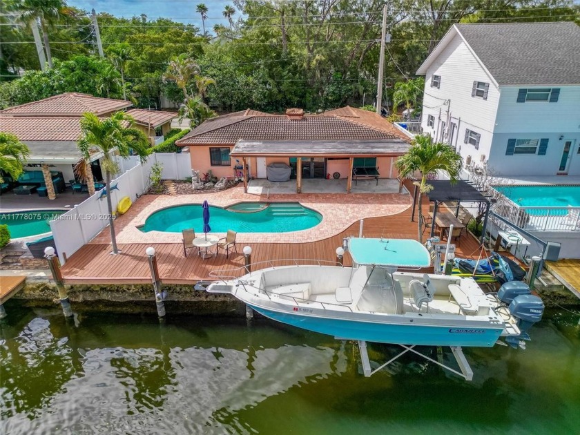 THIS NICE 1,417 SqFt UNDER AIR CONDITIONED  HOME  IS A GREAT - Beach Home for sale in Pompano Beach, Florida on Beachhouse.com