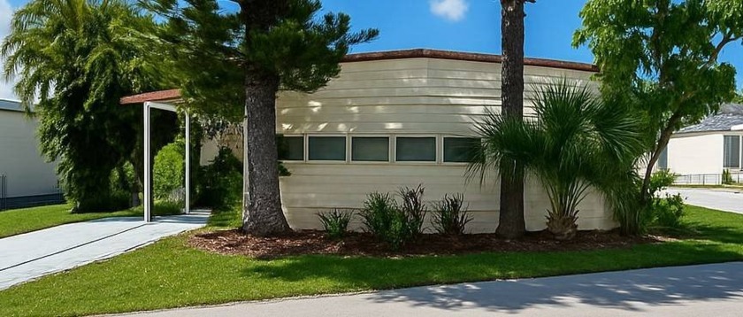 Large 2 bed/2 bath double-wide (1,320 sq. ft.) on corner lot - Beach Home for sale in Sebastian, Florida on Beachhouse.com
