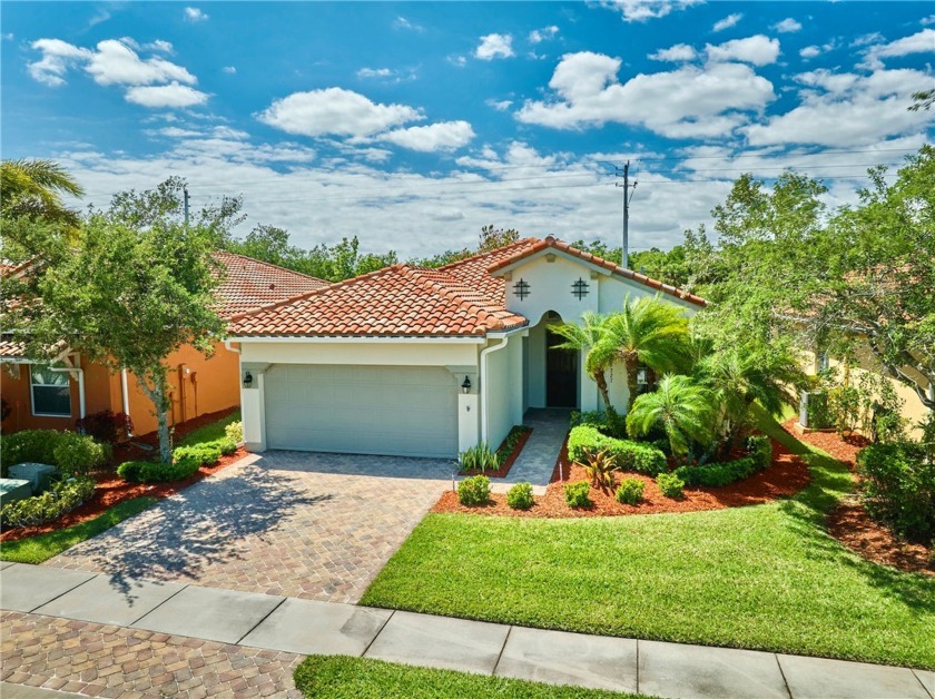 NEW PRICE! BRAND NEW CARPETING IN BEDRMS! NEW PIX & NEW VIDEO! - Beach Home for sale in Vero Beach, Florida on Beachhouse.com