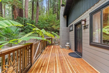 Looking for a turn-key home with a great backyard? Here is your - Beach Home for sale in Felton, California on Beachhouse.com