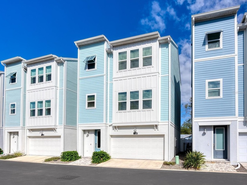 Welcome to your new home in Payne Park Village! Beautifully - Beach Home for sale in Sarasota, Florida on Beachhouse.com