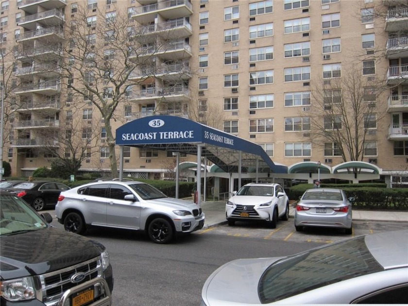 Seacoast Towers- best Coop building  at the shore of the - Beach Apartment for sale in Brooklyn, New York on Beachhouse.com