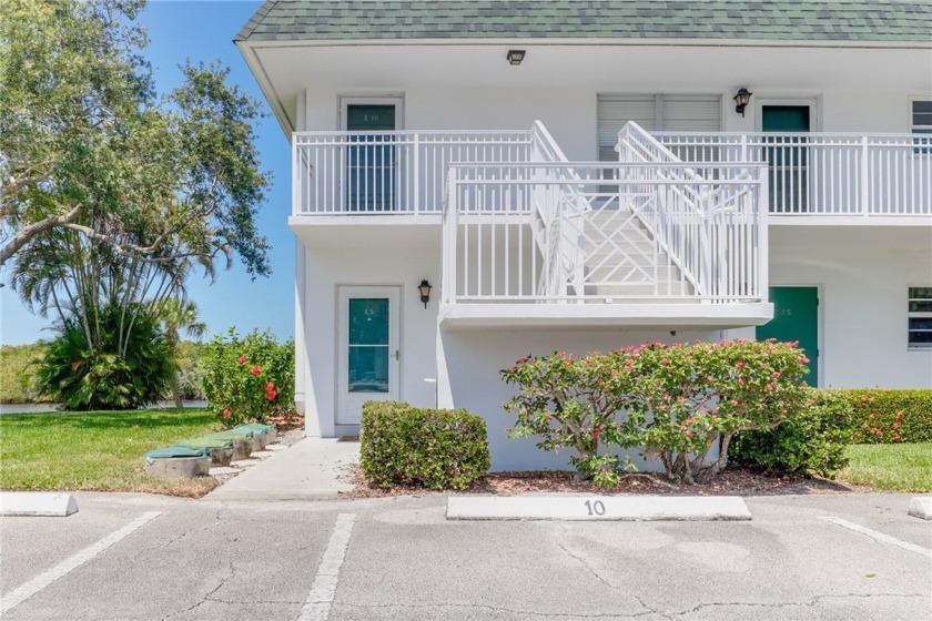 Stunning remodeled condo with views of the Intercoastal waterway - Beach Home for sale in Vero Beach, Florida on Beachhouse.com