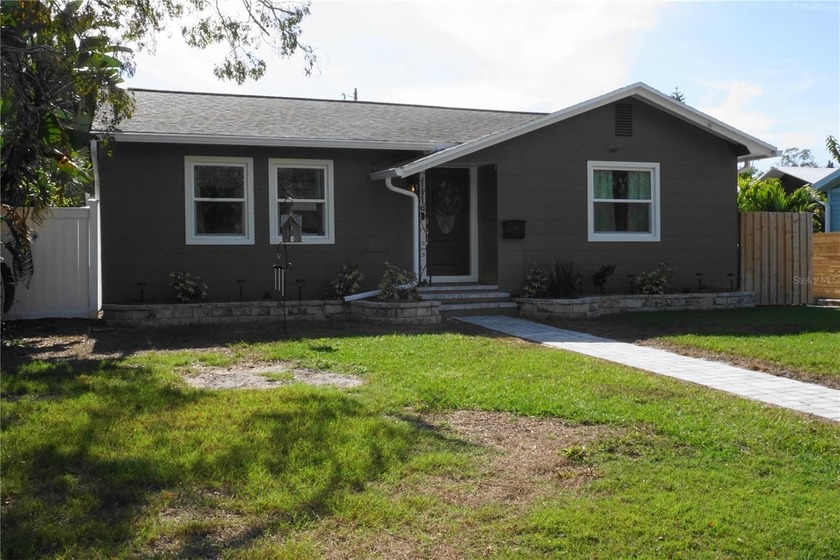 Beautiful well maintained move in ready 3 Bedroom /2 Bath corner - Beach Home for sale in St. Petersburg, Florida on Beachhouse.com