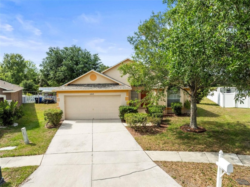 Under contract-accepting backup offers. Don't miss this - Beach Home for sale in Gibsonton, Florida on Beachhouse.com