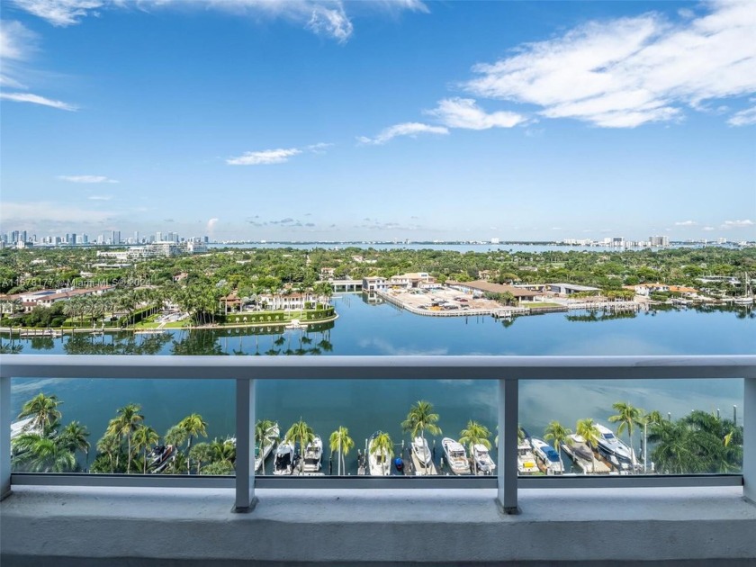 Extraordinary 2/2 with breathtaking Intracoastal, Miami skyline - Beach Condo for sale in Miami Beach, Florida on Beachhouse.com