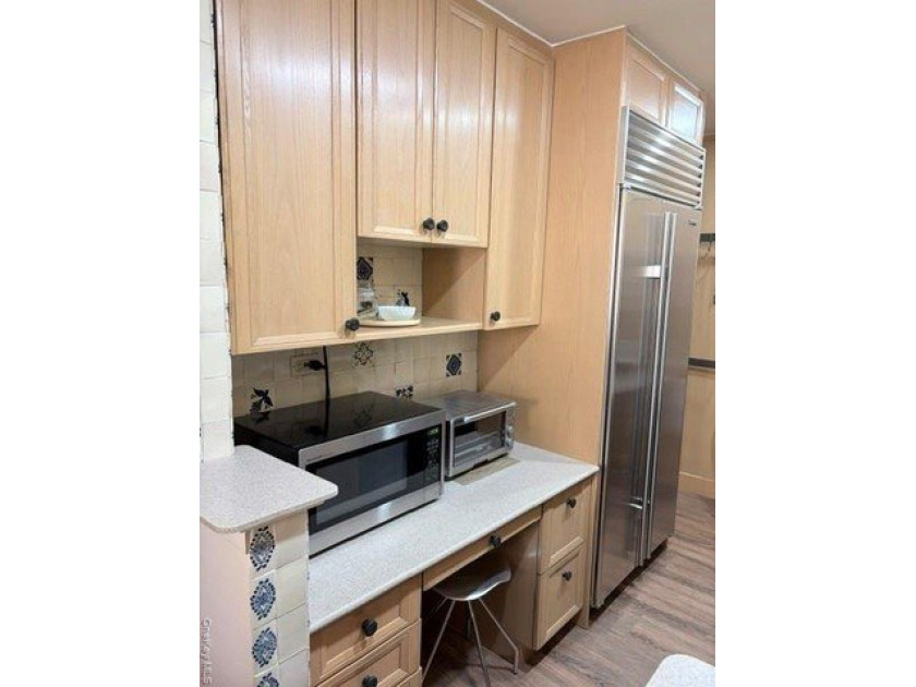Beautiful spacious 2 Bedroom condo, with 2 updated bathrooms - Beach Condo for sale in Howard Beach, New York on Beachhouse.com
