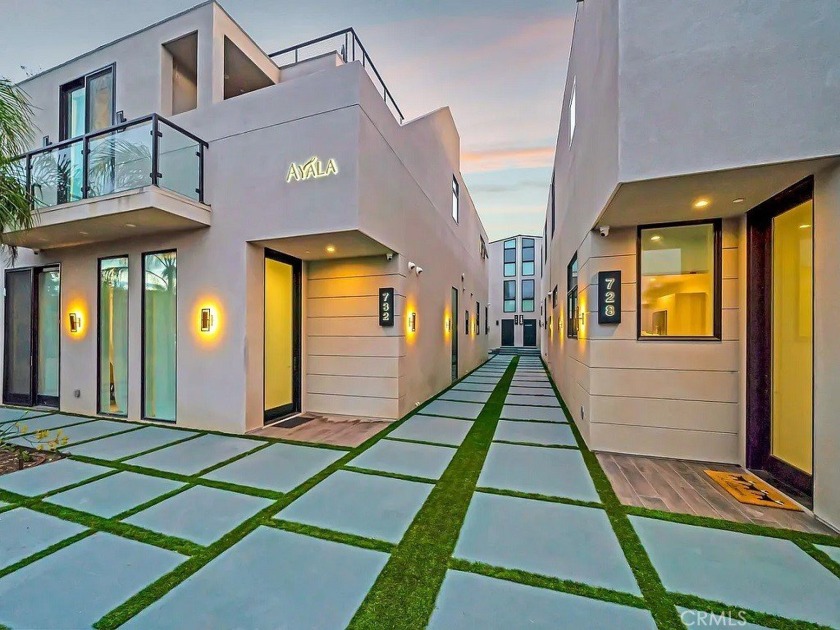 THIS HOME IS LOCATED IN VENICE AND HAS 3 BEDROOMS AND 3 - Beach Condo for sale in Venice, California on Beachhouse.com