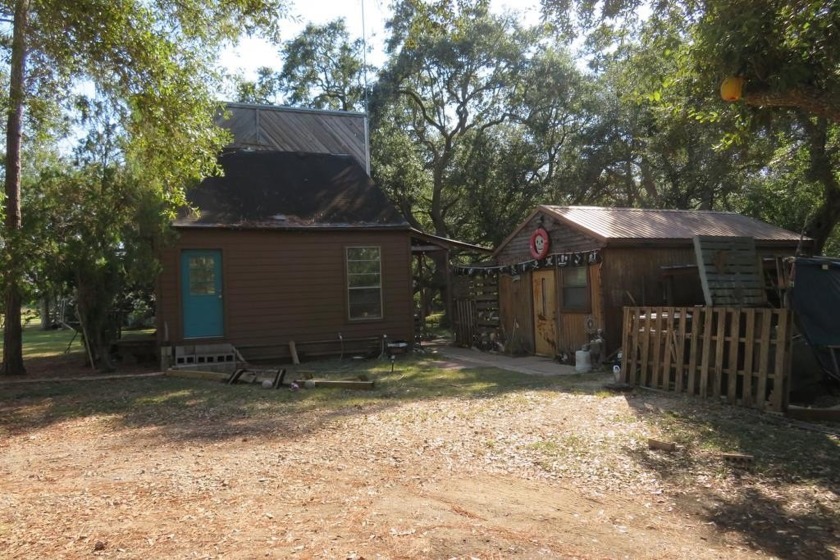 5 LOTS,, BEAUTIFUL PROPERTY WITH OVER 50 MATURE TREES, MOSLY OAK - Beach Home for sale in Palacios, Texas on Beachhouse.com