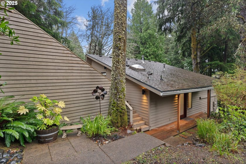 Lodge inspired charm shines throughout with warm cedar accents - Beach Home for sale in Gleneden Beach, Oregon on Beachhouse.com
