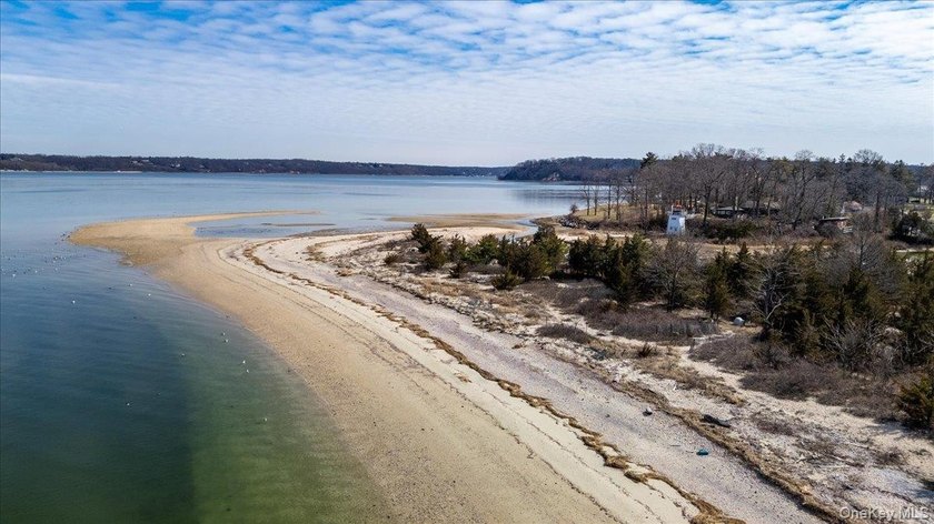 Pheasant Point A rare and remarkable offering on Centre Island - Beach Acreage for sale in Centre Island, New York on Beachhouse.com