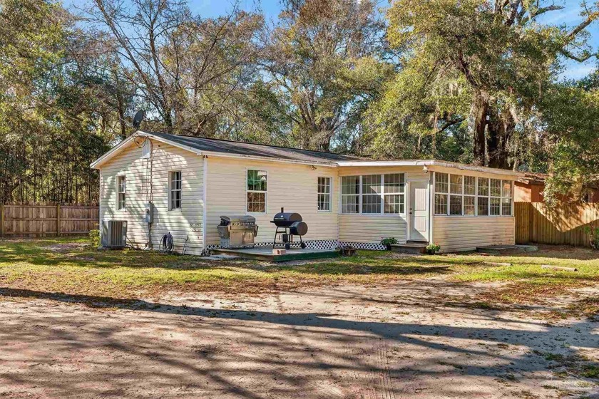 Tastefully updated 2 Bedroom home (currently 2 adjoining - Beach Home for sale in Milton, Florida on Beachhouse.com