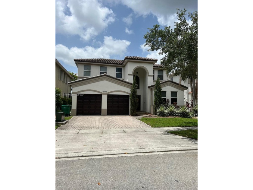 Beautifully remodeled 4-bedroom, 3-bath home in the heart of - Beach Home for sale in Miramar, Florida on Beachhouse.com