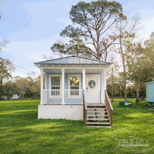 ***Welcome to your dream getaway-an absolutely adorable little - Beach Home for sale in Pensacola, Florida on Beachhouse.com